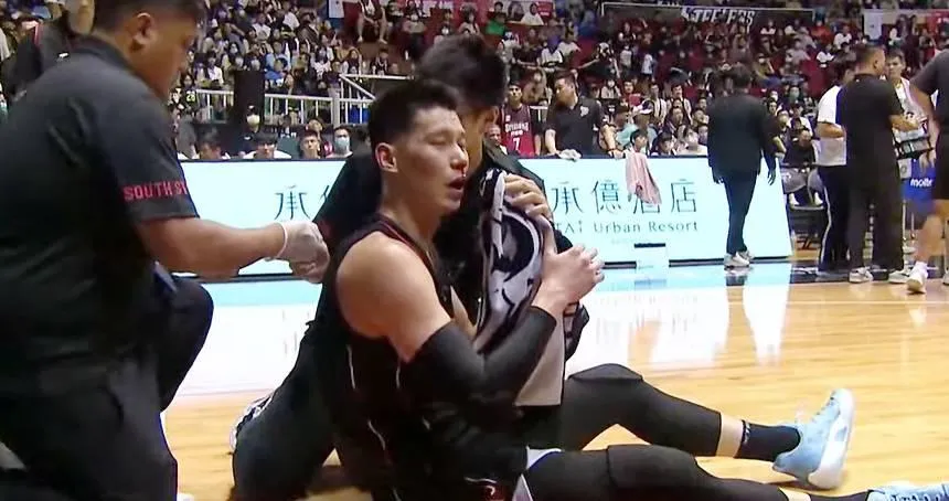 快訊/林書豪慘遭重拐送醫！鼻血狂流、後腦濺血　本戰確定無法回歸