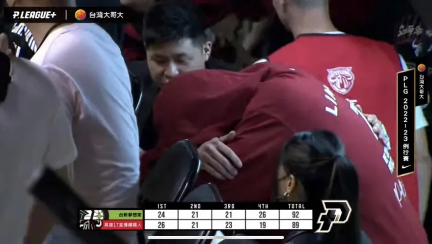 影/林書豪掩面落寞！鋼鐵人反撲無力3分飲恨　季後賽夢碎