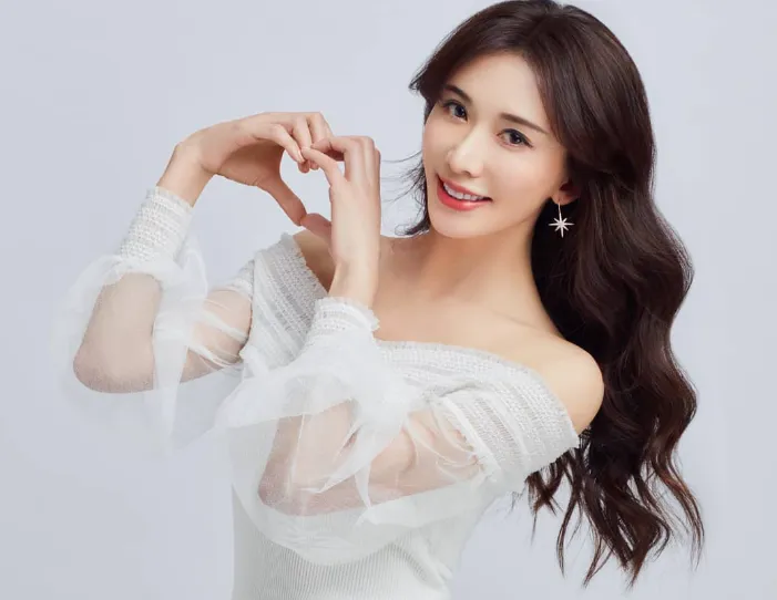 林志玲母親節曬童年舊照　媽媽年輕美貌！網瘋狂：超強基因