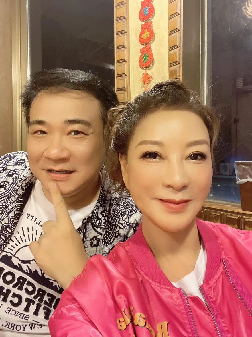 獨/楊繡惠發文控「姓白的花錢找援妹」...昔日緋聞男友白雲中槍？她回應了！