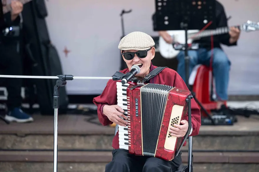 地獄哏連發！蕭煌奇揪「軋車跑山」意外撲空　李炳輝提母親節慘揭辛酸童年