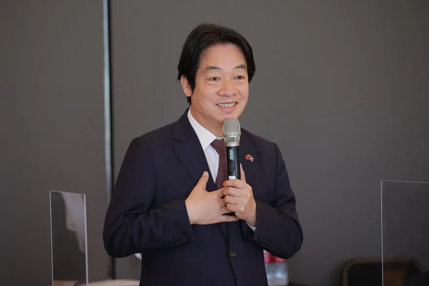 遭侯友宜打臉「賴清德回嗆這句糗更大」！媒體人批自降格局應道歉