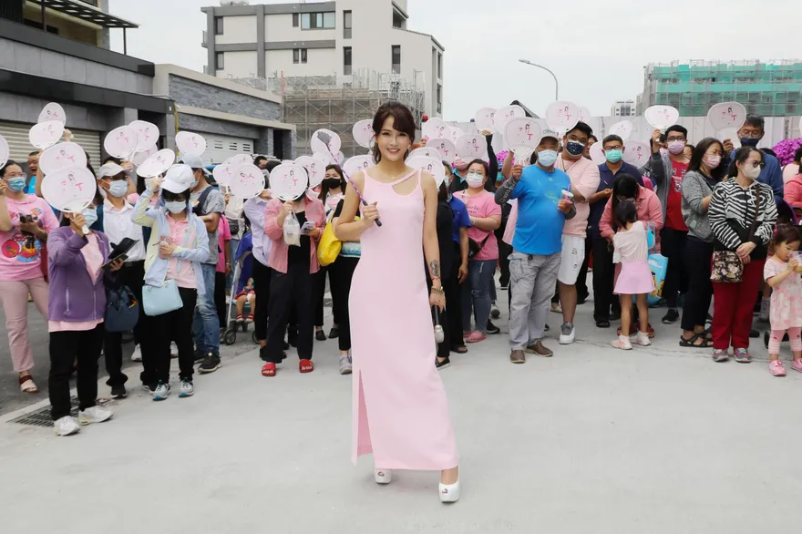 睽違六年重出江湖！丟丟妹復出直播 5小時業績破三千萬