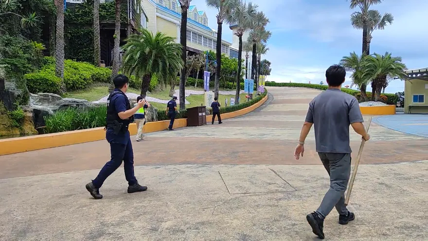 又見炸彈恐嚇！遠雄海洋公園急疏散遊客、退款　警不排除「陸籍犯嫌」所為