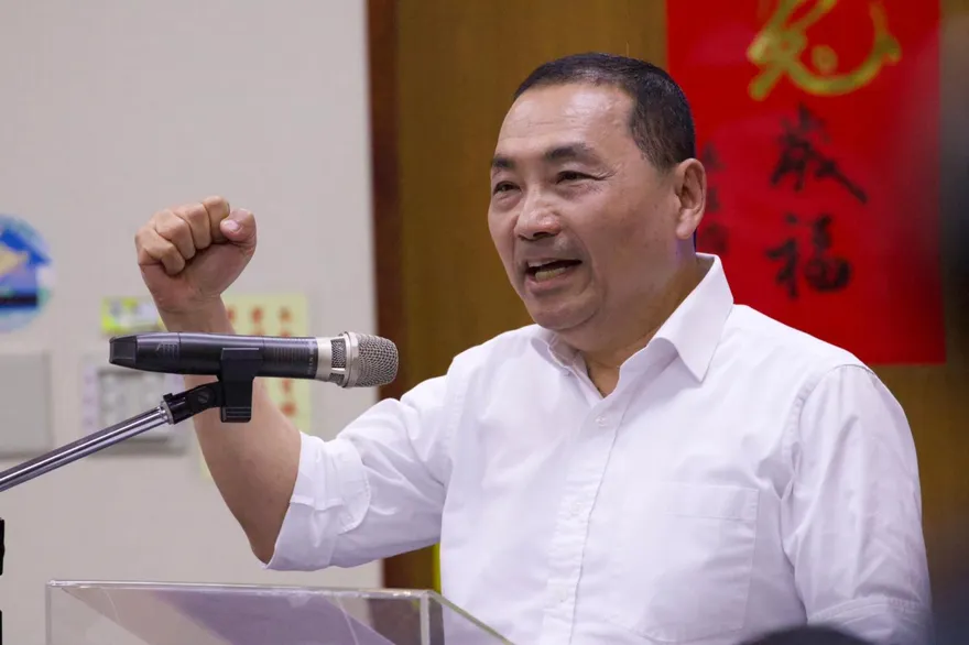 影/「九二共識」有新論述？侯友宜回「台灣不分顏色　只有青天白日滿地紅的國旗」