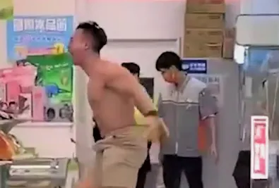 快訊/5萬交保！超商浩克毆警被移送　受訊坦言對過激行為「很後悔」