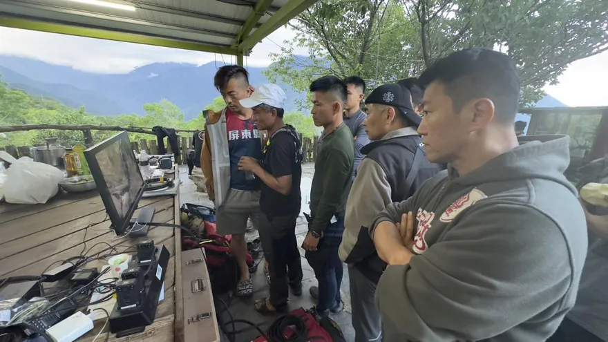 暴雨狂襲飛龍瀑布…溯溪團2死3失蹤！今早持續搜救尋下落