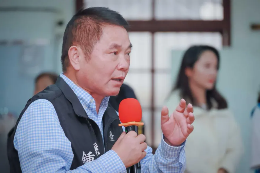 最狂縣長鍾東錦跳脫藍綠框架　施政滿意度近6成