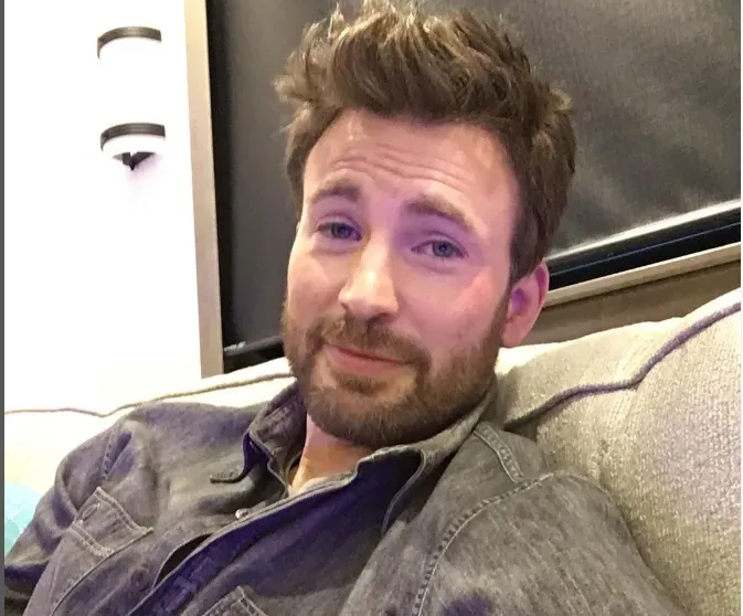 「美國隊長」克里斯伊凡爆今夏閃婚！低調求婚小16歲演員女友…婚禮進度曝光