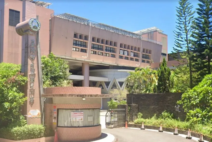 快訊/咕嚕咕嚕喝牛奶…基隆國小生集體肚子痛！　合計10人中招全送醫