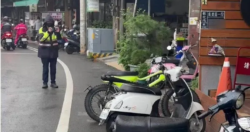 該去收驚了！停門口「1個月被撞4次」　車主崩潰：機車不是買來給各位撞的