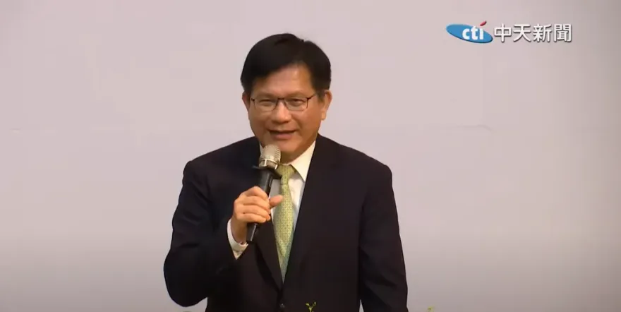 林佳龍避答愛將im.B豪宅趴慘了！陳琬惠再揭詐團主嫌合照　驚見台鐵資產開發中心副總涉入