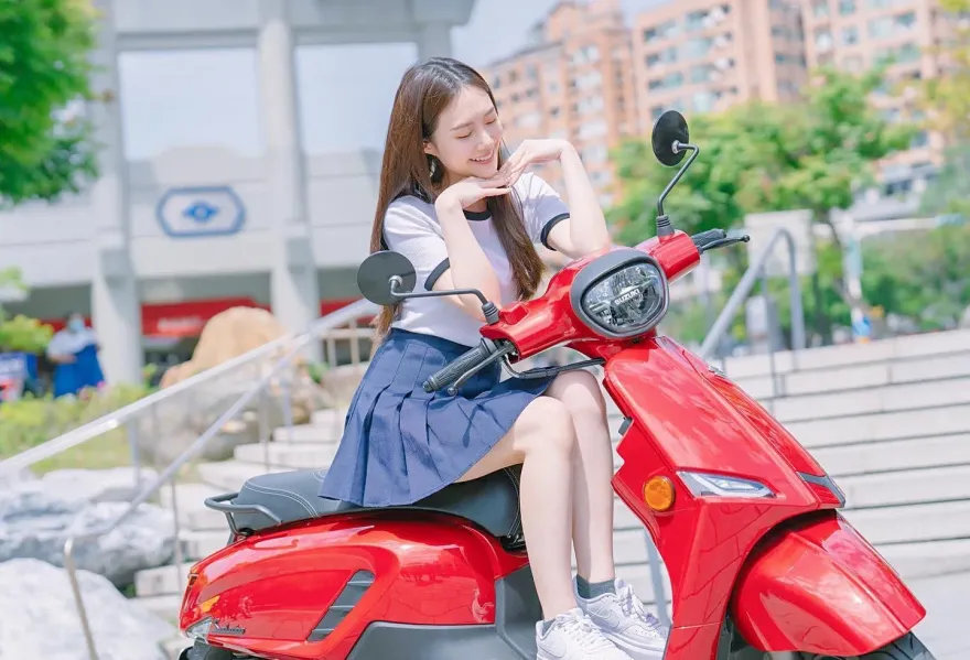 立委參選網路民調大勝雞排妹　「鄉民女神」是否從政本人回應了