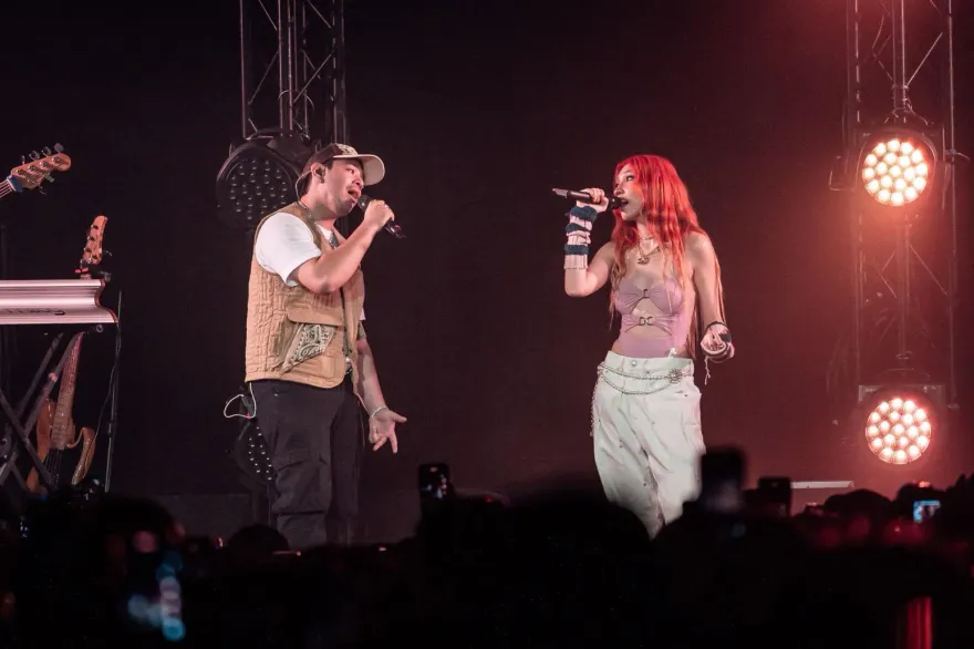 Karencici大方放閃！與男友KVN同台獻「愛的結晶」