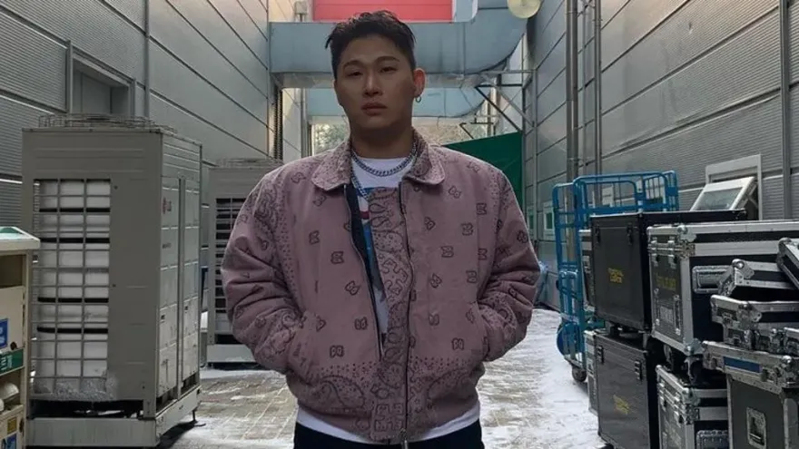 勞力士被主持人泡酒、還要喝下去！Swings開砲　 網一查錶價「要價近200萬」