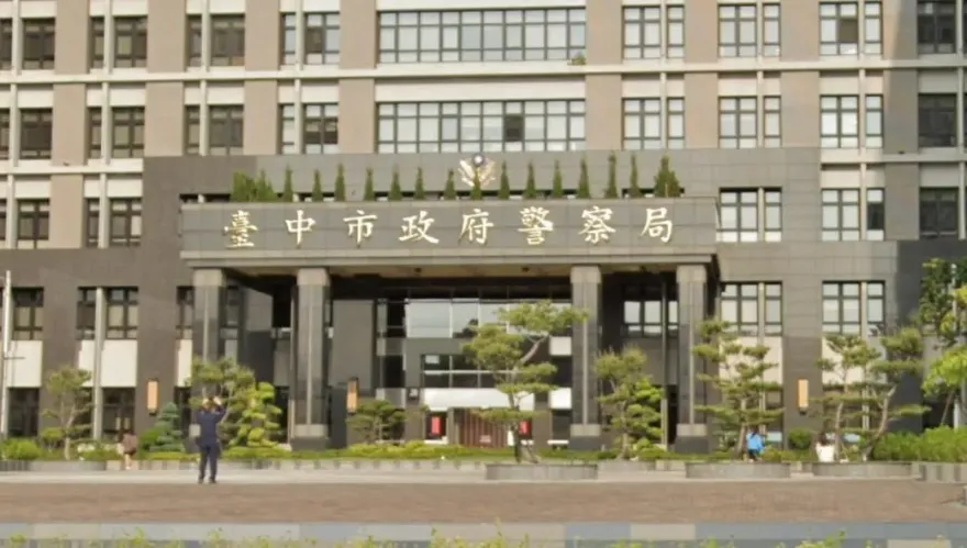 警察版浩克？台中這員警穿厚外套值勤被長官念　竟暴走重拳把人打到腦震盪