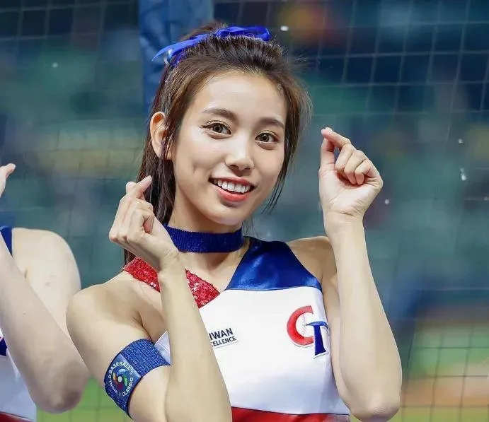 「啦啦隊正妹」吃飯被隊友賞巴掌！自爆「1習慣」難改　親揭事件完整經過