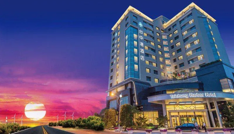 3醉漢誤闖嚇壞熟睡女子！台中港酒店「未查身分」擅開房門發文道歉了