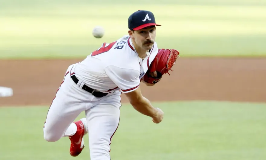 影/百年來第1人！勇士24歲右投只花61局　破單季100K最速紀錄