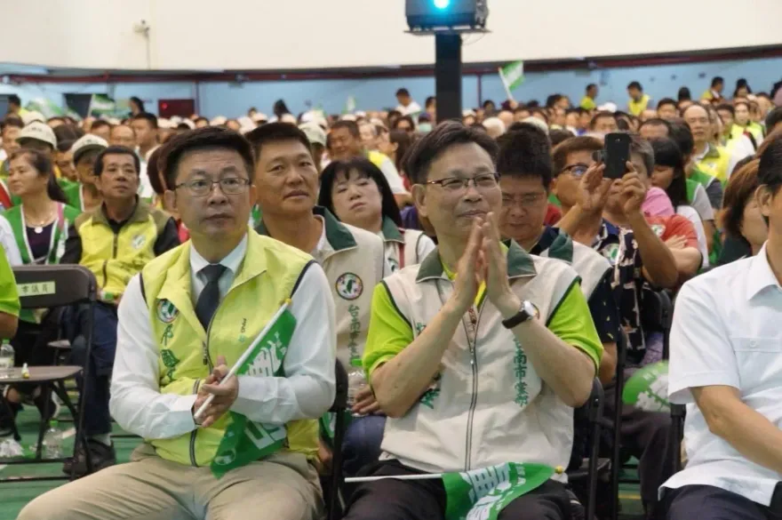 PO郭國文、郭再欽同框照再嗆「黑金府城」！徐巧芯曝台南「真實聲音」太心酸