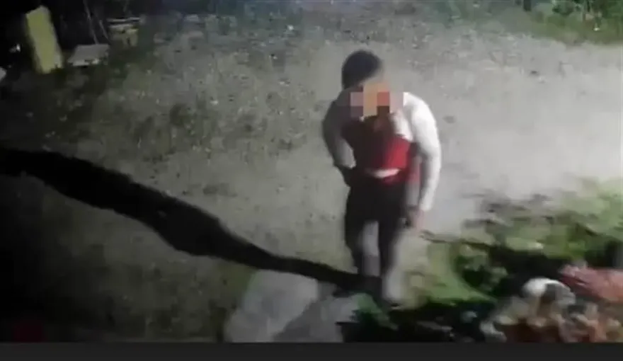 高跟鞋當飛機杯！妹子監看網拍到貨　驚見「絲襪男」偷她鞋DIY