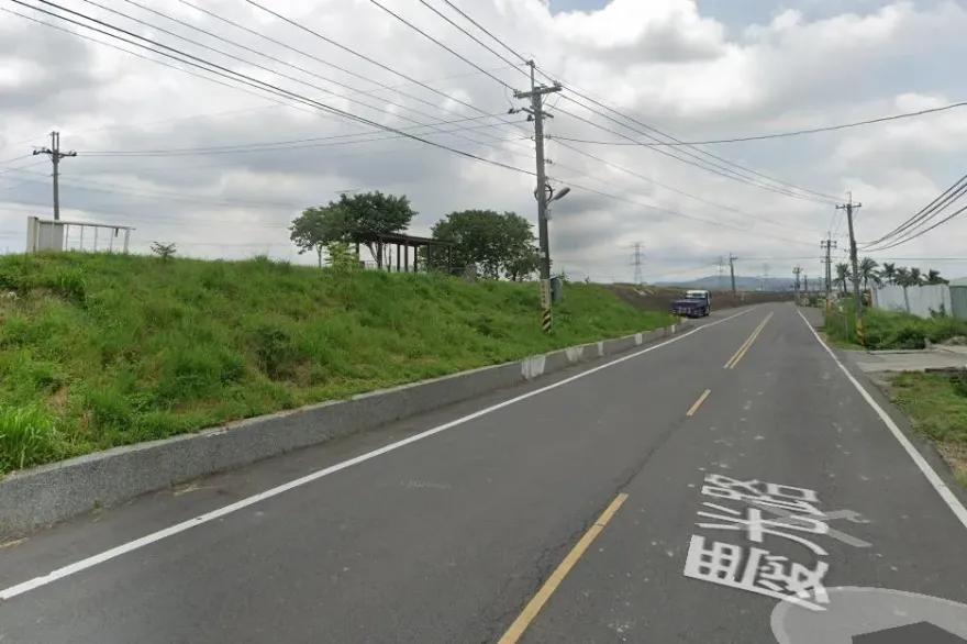 快訊/台中烏日堤防外草叢驚見乾屍！遭焚燒已「白骨化」　警方釐清身分中