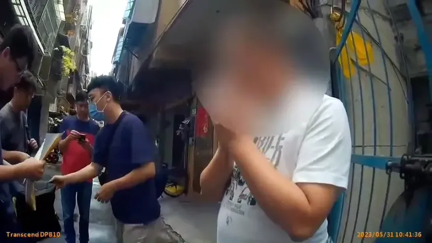 快訊/抓到了！礁溪溫泉飯店針孔偷拍　宜蘭警衝新北逮人