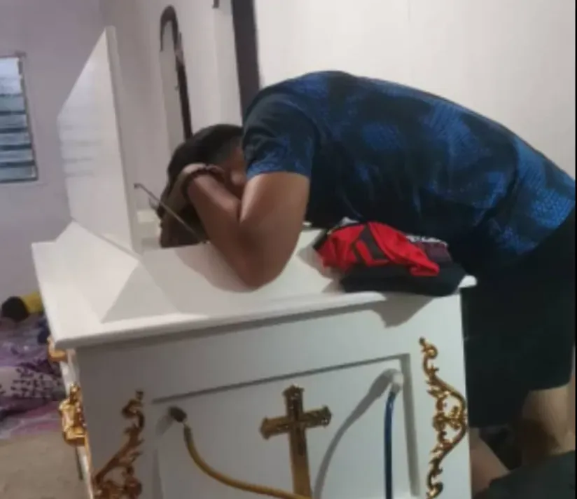 妻子剛生娃...公司只准男子放2天陪產假　工作返家驚見硬屍痛哭！