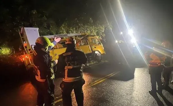 影/台電中橫搶復電爆意外！工程車突滑行　副所長攔阻遭夾住無生命徵象
