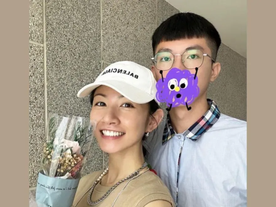 李千娜「高三帥兒」畢業了！「逆天顏值＋大長腿」曝　合照被讚翻：根本姊弟