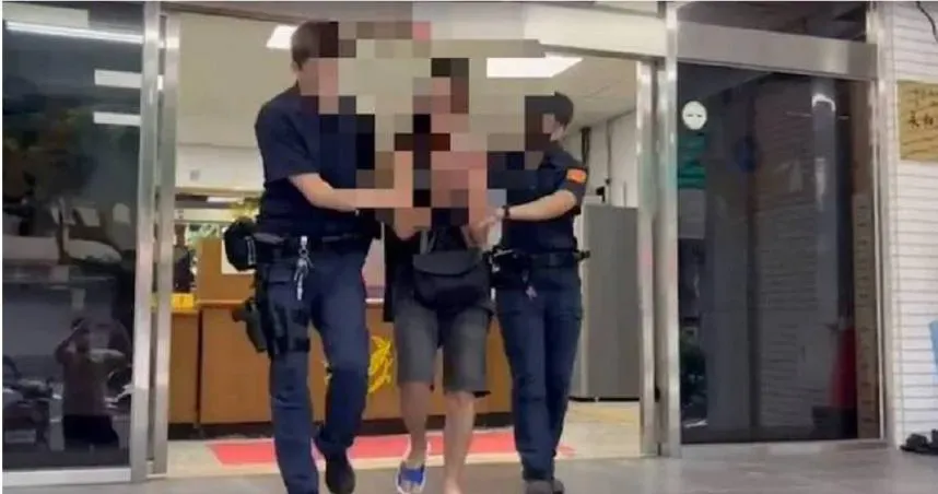 永和浩克！醉漢大鬧超商丟單車還朝警揮拳　他呼呼大睡留老母派出所道歉