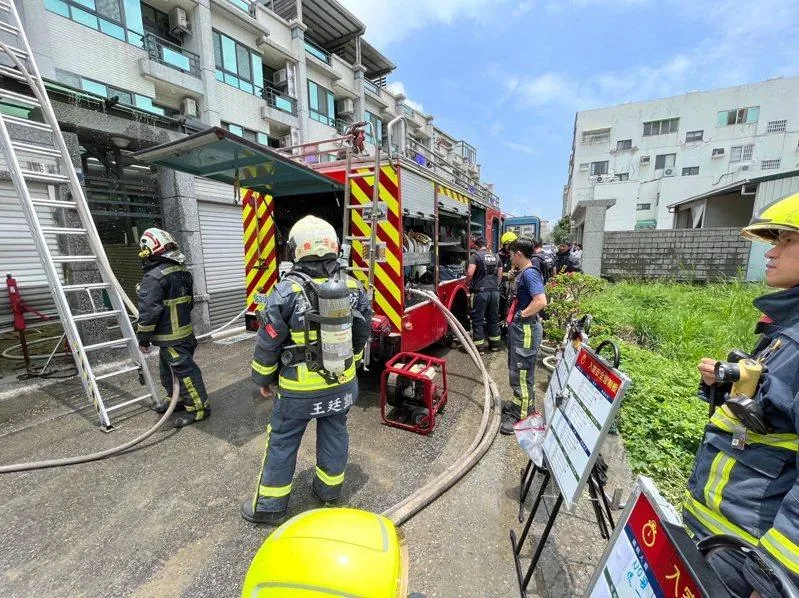 快訊/台中清水透天厝祝融！女躺樓梯間無呼吸心跳　送醫救回一命