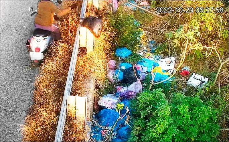 影/不良車主出動10輛機車　亂丟垃圾52次！全遭「天眼」拍個正著這下慘了