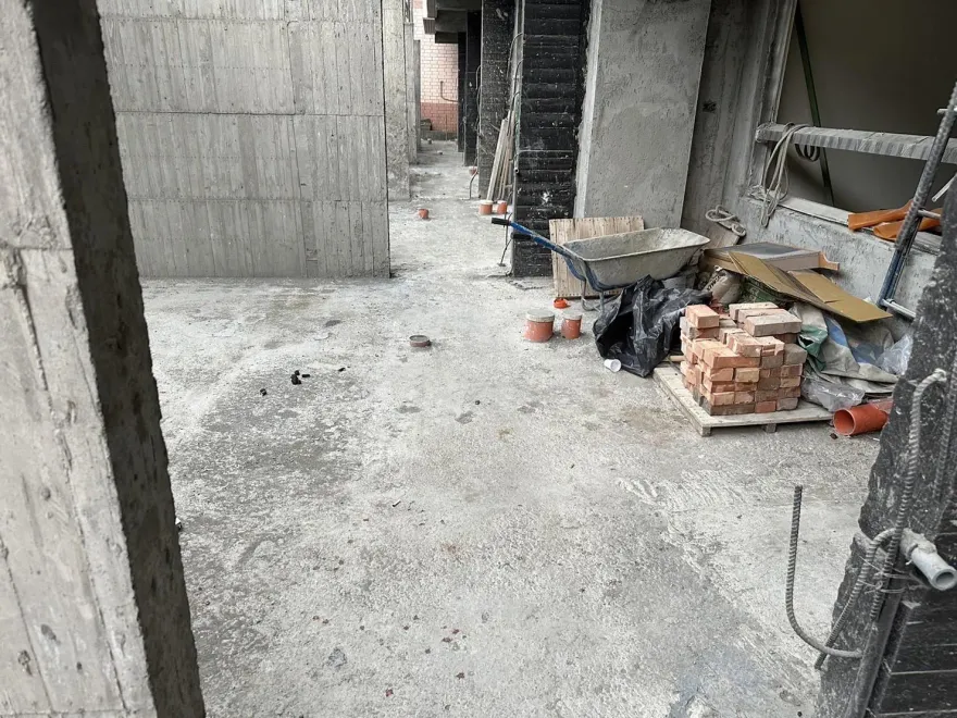 高雄男拿菜刀打人！岡山警2hrs火速逮人　離譜過程全被拍