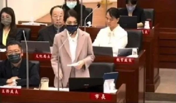 影/總質詢被問唱五月天歌曲疑涉侵權　高虹安雞同鴨講惹爭議