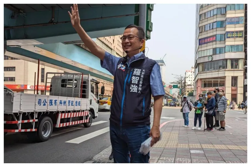 民進黨連爆性騷案！親綠粉專竟喊「選舉能贏投給性侵犯也願意」　羅智強氣炸開罵