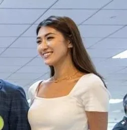 國軍將官勗勉典禮　中將女兒長相超甜美引騷動