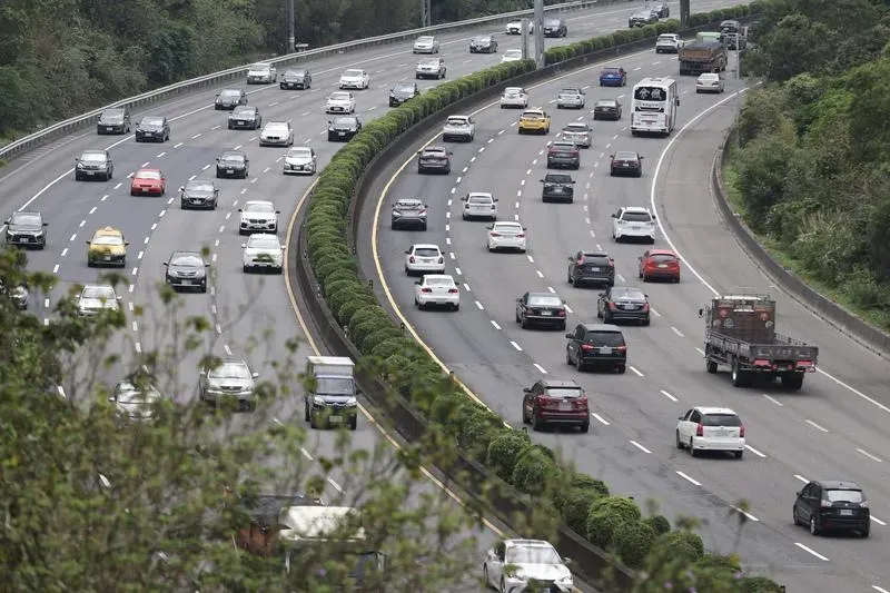 行駛國道最內線…她收3千元罰單　網見車輛時速笑了：國家認證87無誤