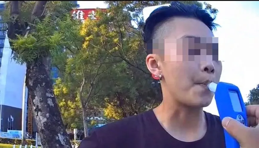 影/酒駕雙載「心虛互換」遭識破！閨蜜酒測值0接6千元罰單