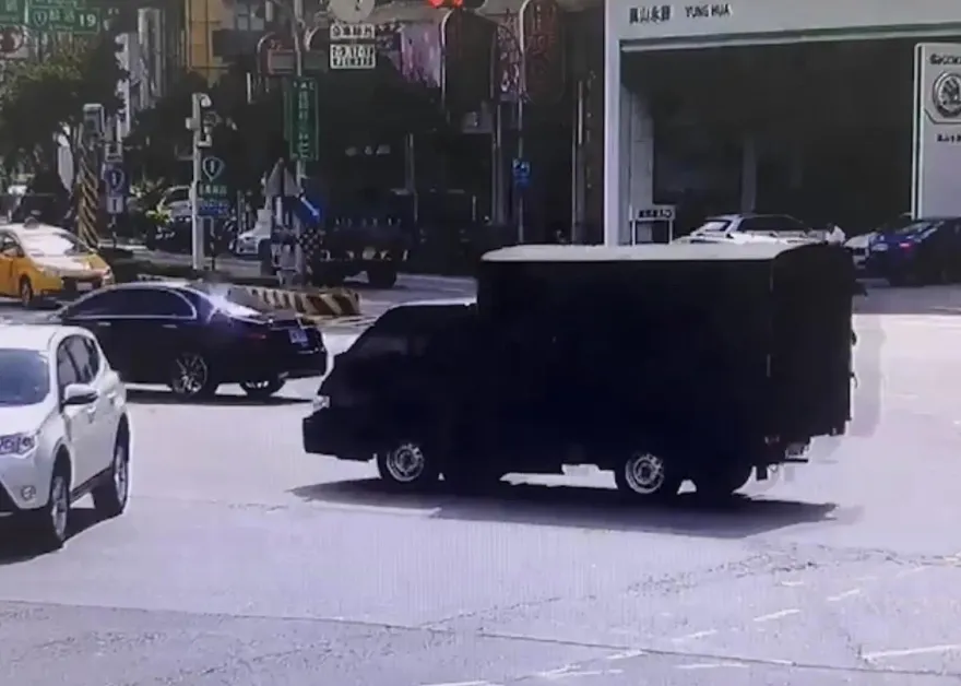 快訊/高雄街頭撿到「整箱步槍彈殼」！八軍團坦承掉落　將懲處