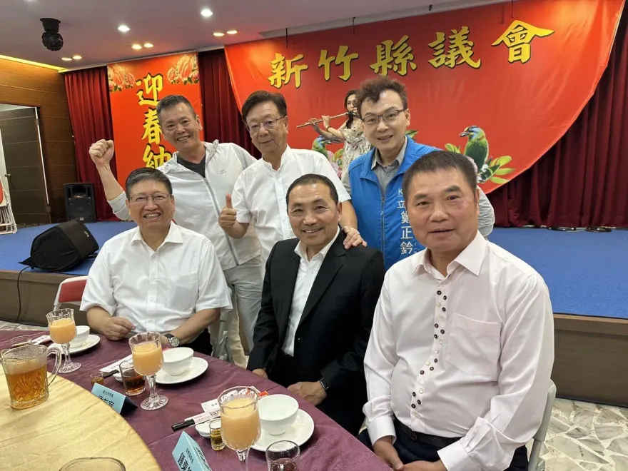 影/宣明智搭肩談整合挺郭派？　侯友宜曝見面內幕