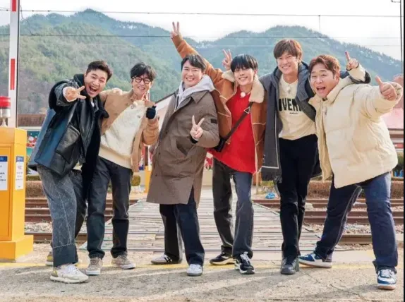 秤重零食3袋3600元！《兩天一夜》主持逛市場淪肥羊…網怒轟攤販：無良