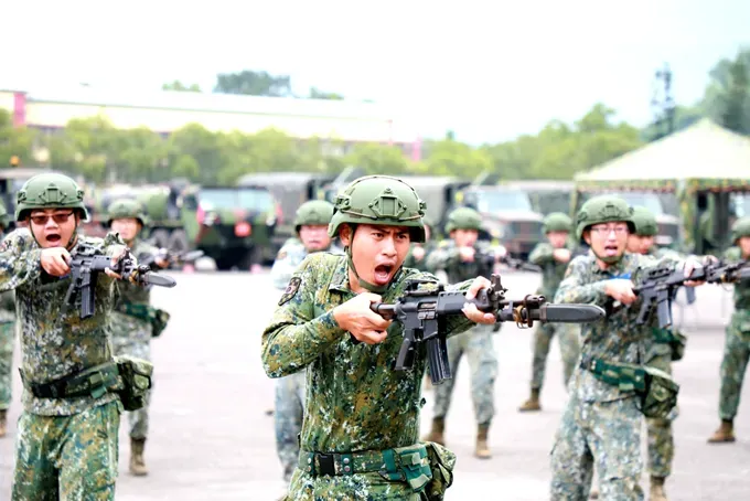 4憲兵特勤隊員離營喝酒被抓包！　1士兵竟因痔瘡發作獲不起訴