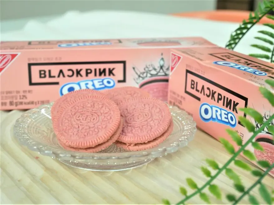 開搶啦！BLACKPINK聯名「Oreo粉紅餅乾」7-11明限店限量販售　家樂福月底上新款