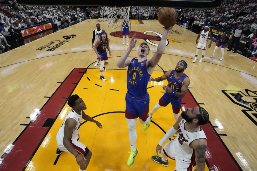 影/為冠軍而生的男人！金塊菜鳥布勞恩板凳殺出高效奪15分　史上第5人在望