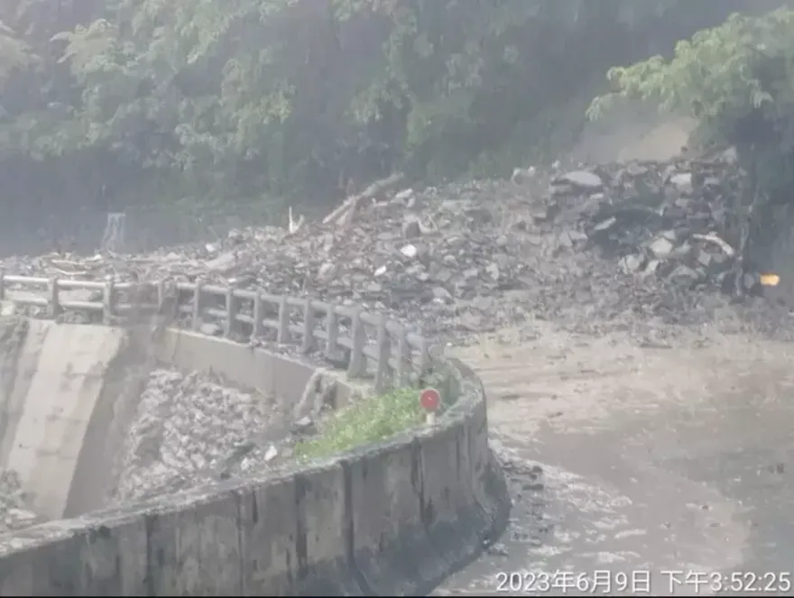 快訊/蘇花台9丁線39.8ｋｍ土石坍方　預估傍晚搶通可先改走蘇花改