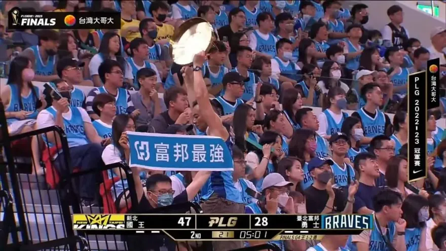 有夠吵！勇士主場「敲鑼哥」引眾怒　喊話執行長陳建州快處理