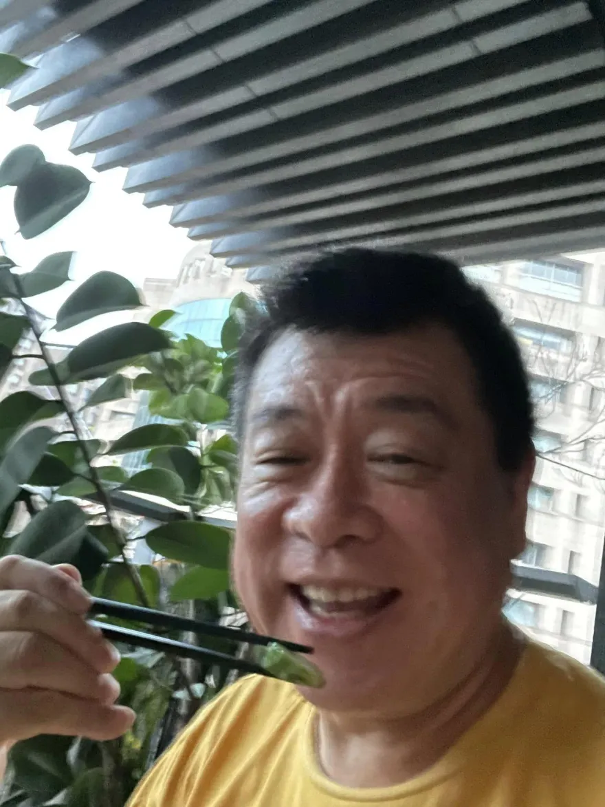 「王牌經紀人」孫德榮二度重摔！拒住院返家再釀「膀胱感染」急裝尿袋近況曝