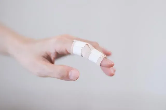 乾咳疲憊2個月未好！罹罕病「硬皮症」醫示警：女生發病是男生4倍