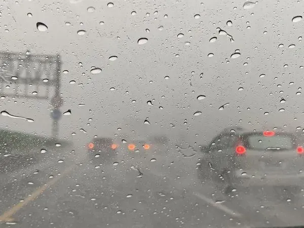 上班注意！雨彈狂炸「能見度不到50米」　國3彰化和美段「4車追撞」